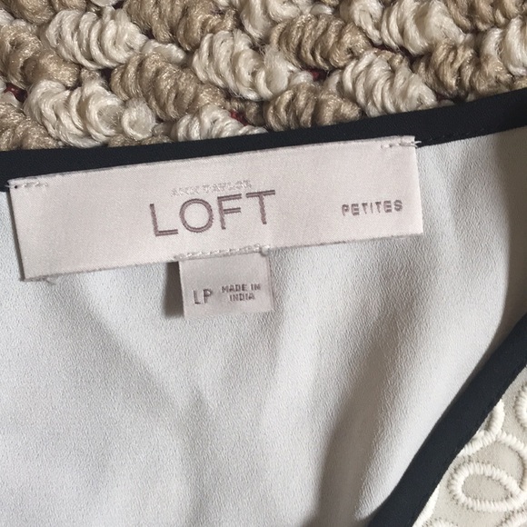 4 for $25🌟LOFT LP cream top petite - Picture 2 of 3